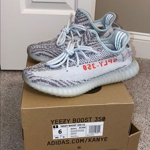 Yeezy woman’s size 8- men’s 6